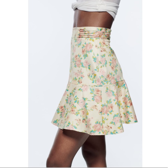 Zara NWT floral print mini skirt - Picture 8 of 9